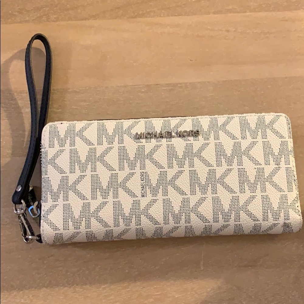 Michael Kors Jet Set Wallet